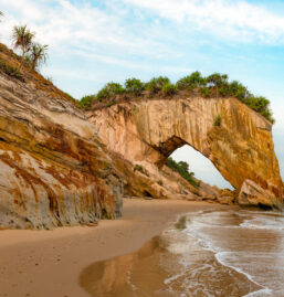 Pantai Batu Buruk	Kapas Island	Malaysia